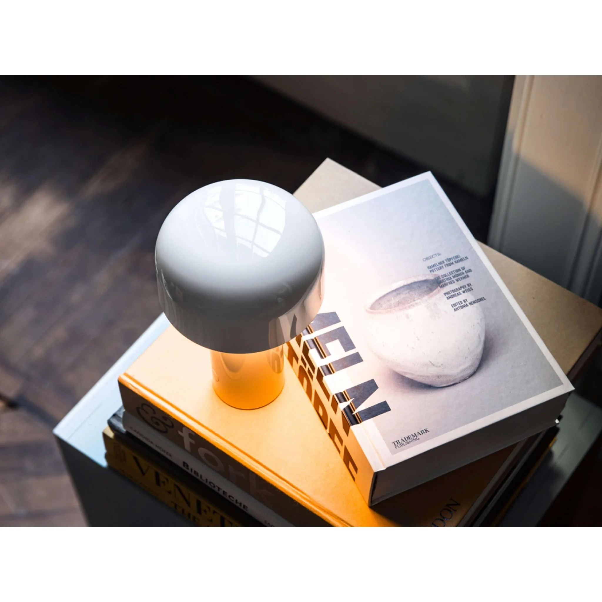 BELLHOP PORTABLE LED TABLE LAMP - Image 7