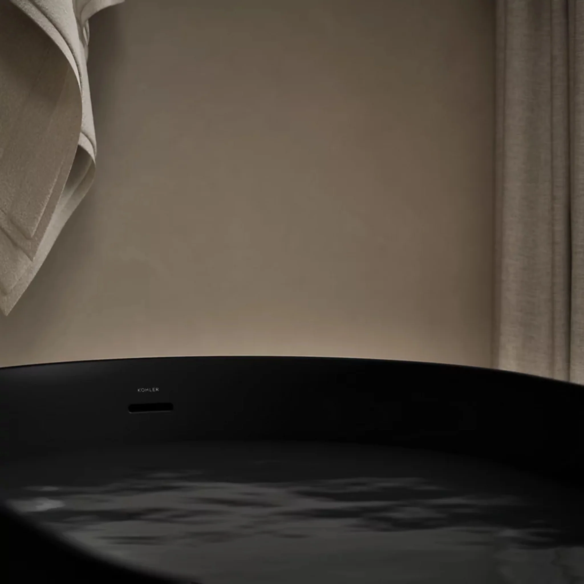 BRAZN 66 X 35 INCHES FREESTANDING BATHTUB - Image 20