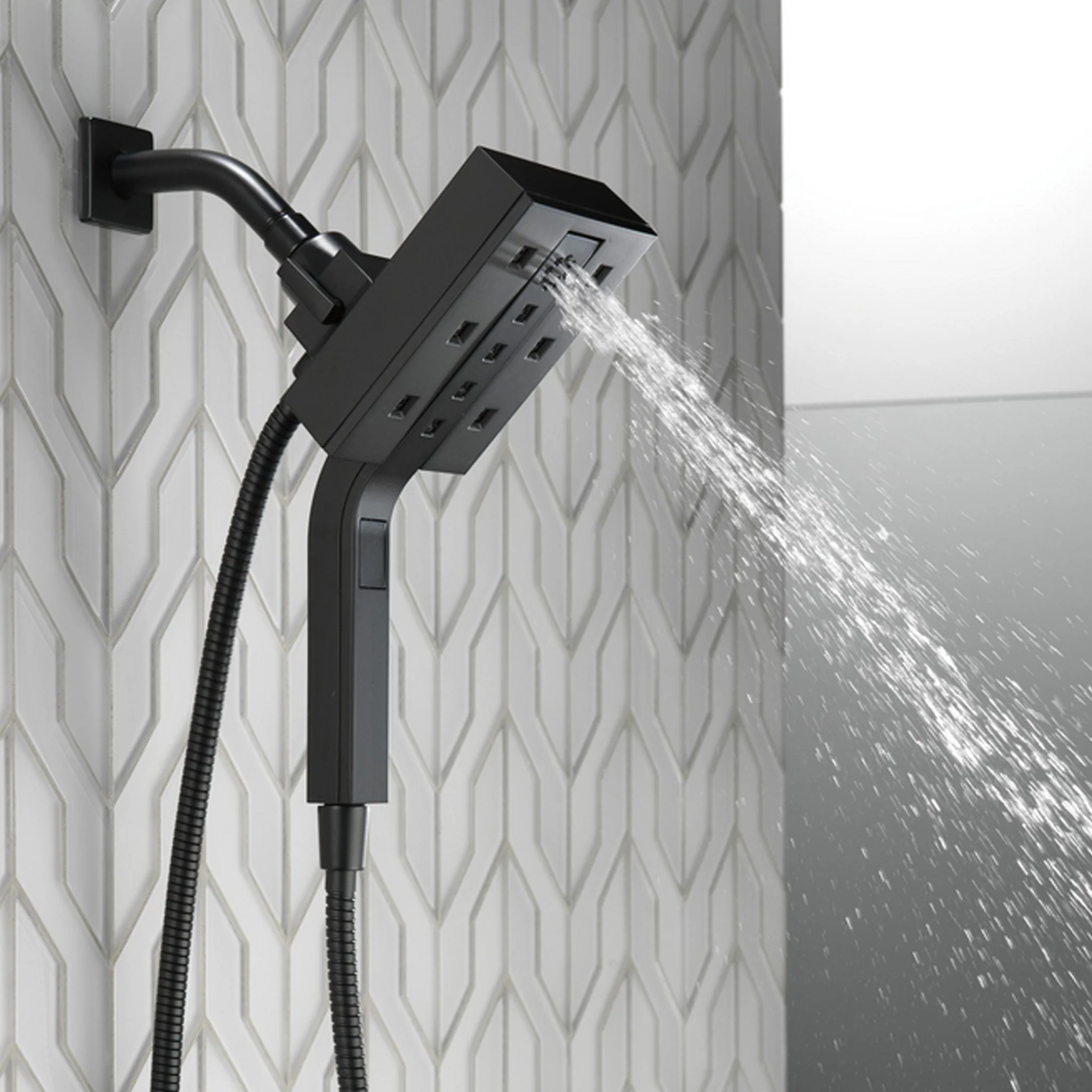 DELTA H2OKINETIC® IN2ITION® 4-SETTING TWO-IN-ONE SHOWER - Image 2