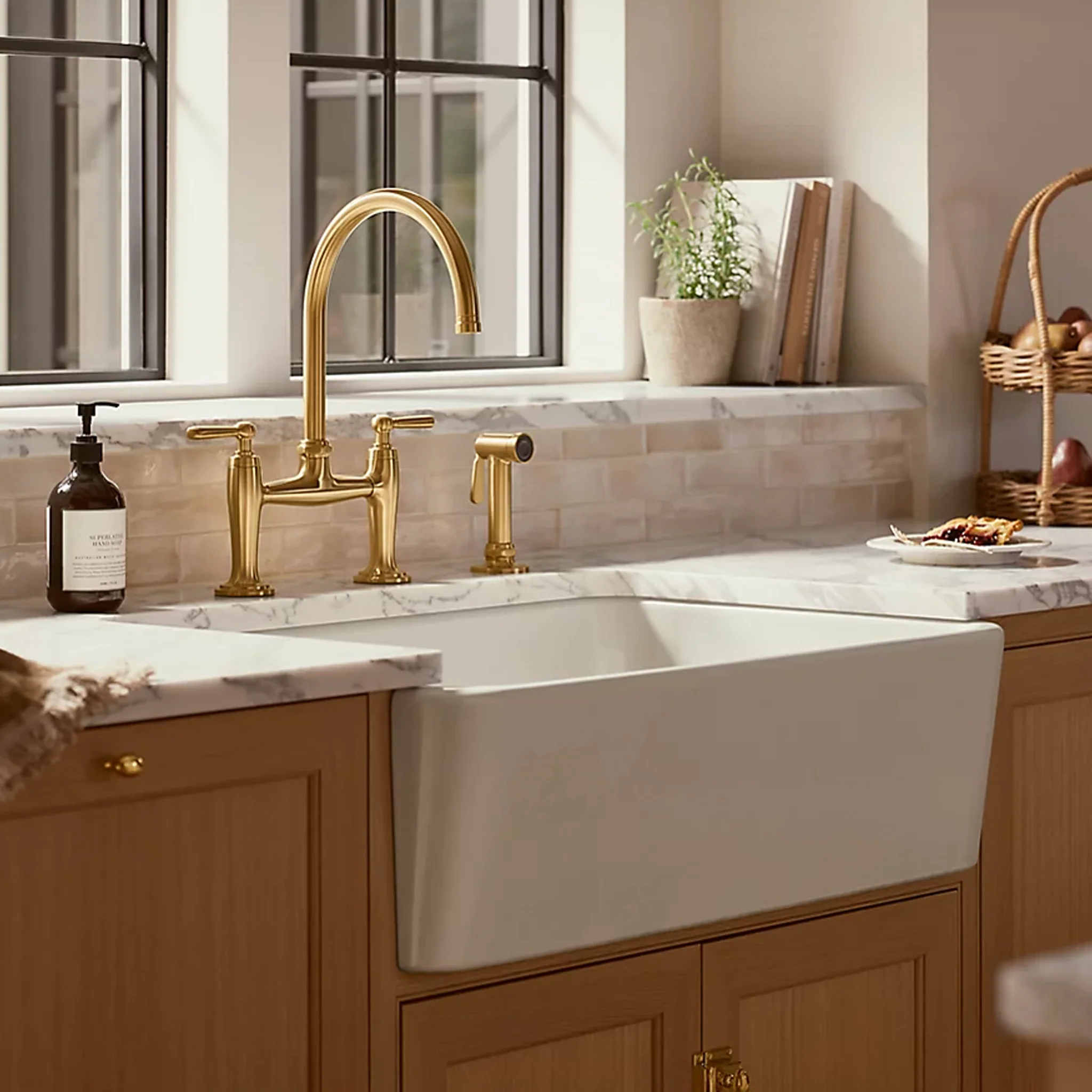 EDALYN™ BRIDGE FAUCET WITH SIDE SPRAY - Image 9