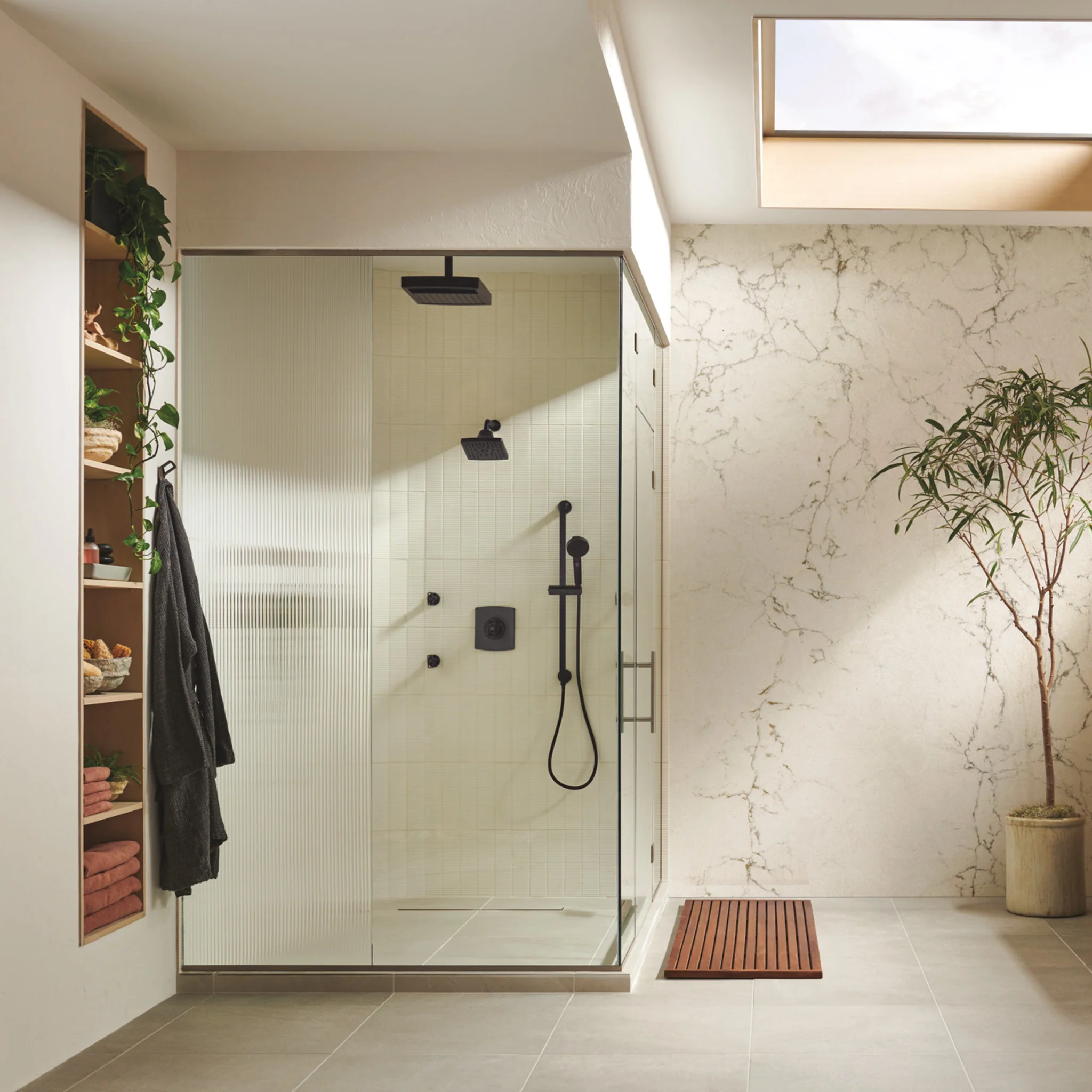 ESSENTIAL™ SHOWER SERIES 7" LINEAR SQUARE H2OKINETIC® MULTI-FUNCTION WALL MOUNT SHOWERHEAD - Image 2