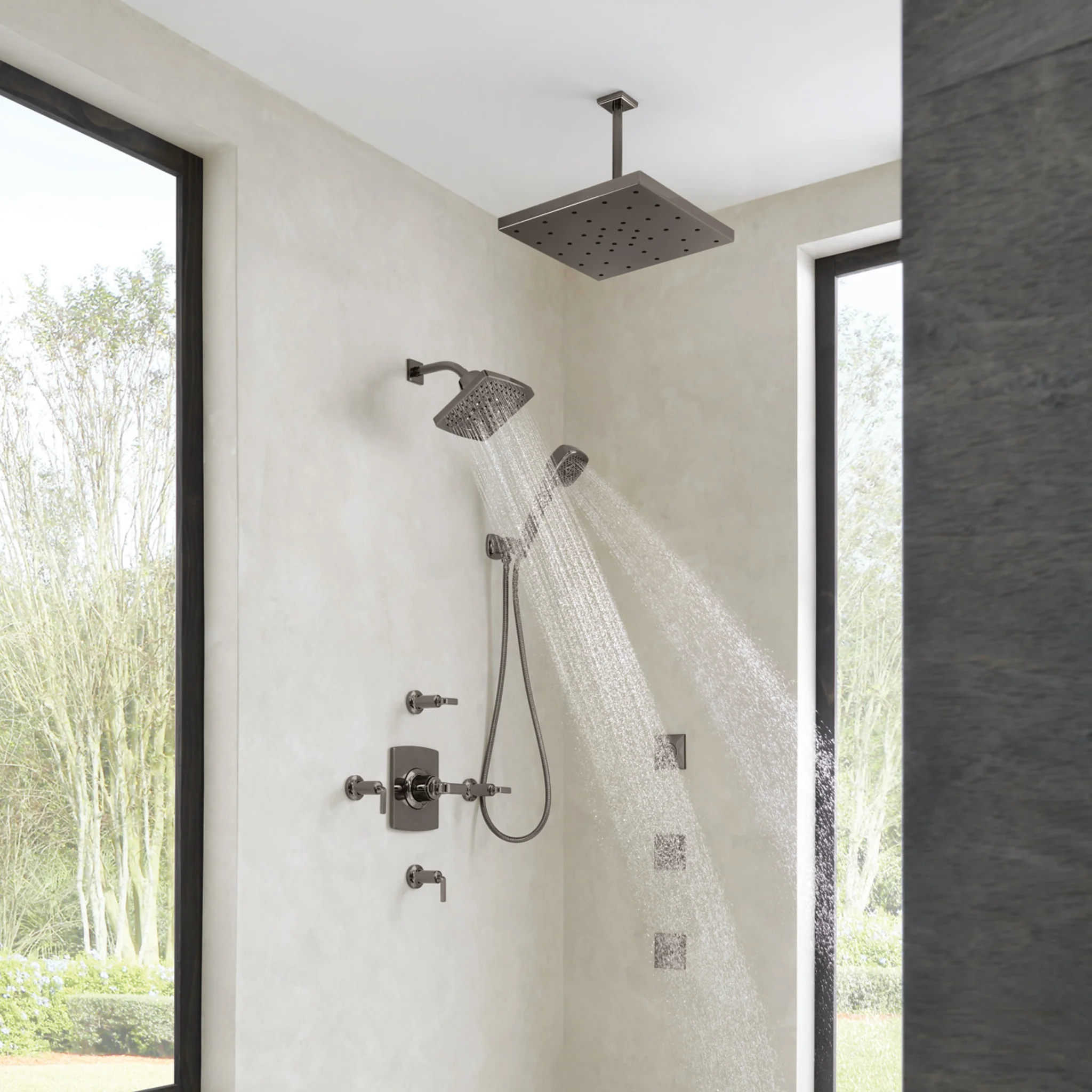 ESSENTIAL™ WALL MOUNT SHOWER ARM AND FLANGE - Image 2