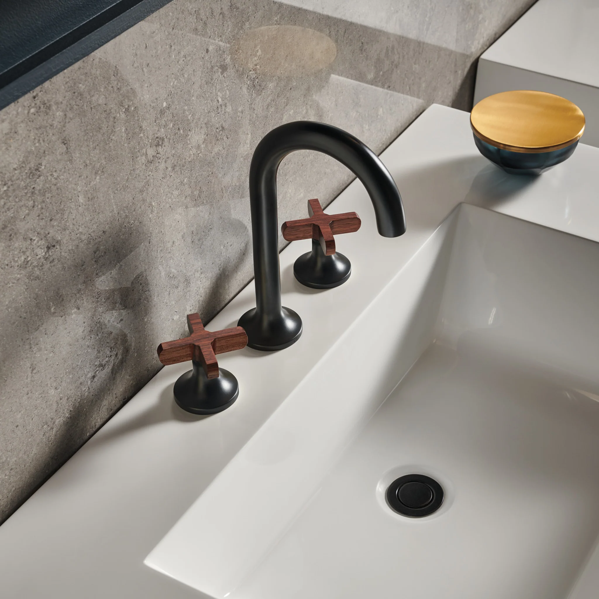 JASON WU WIDESPREAD LAVATORY LOW CROSS HANDLES - Image 4