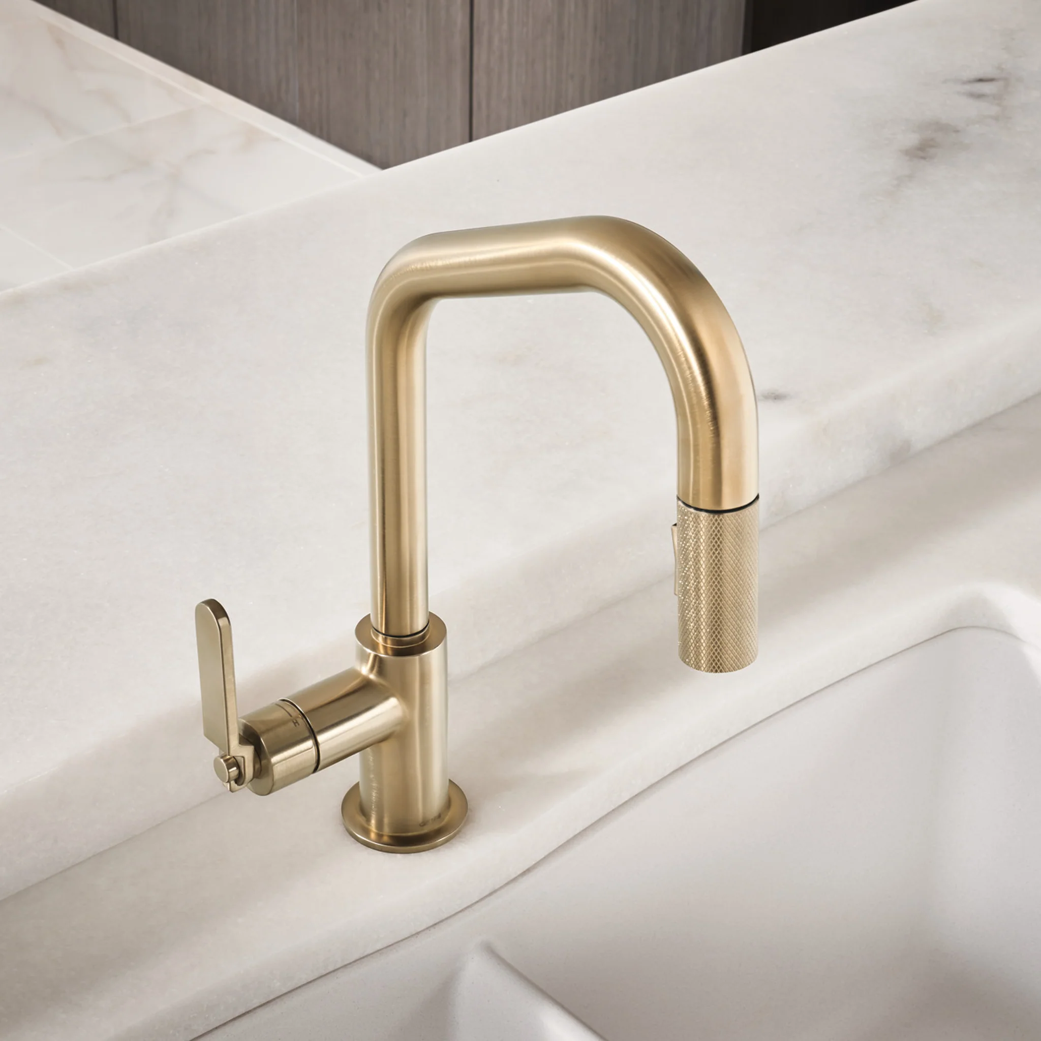 LITZE® PULL-DOWN FAUCET WITH ANGLED SPOUT AND INDUSTRIAL HANDLE - Image 2