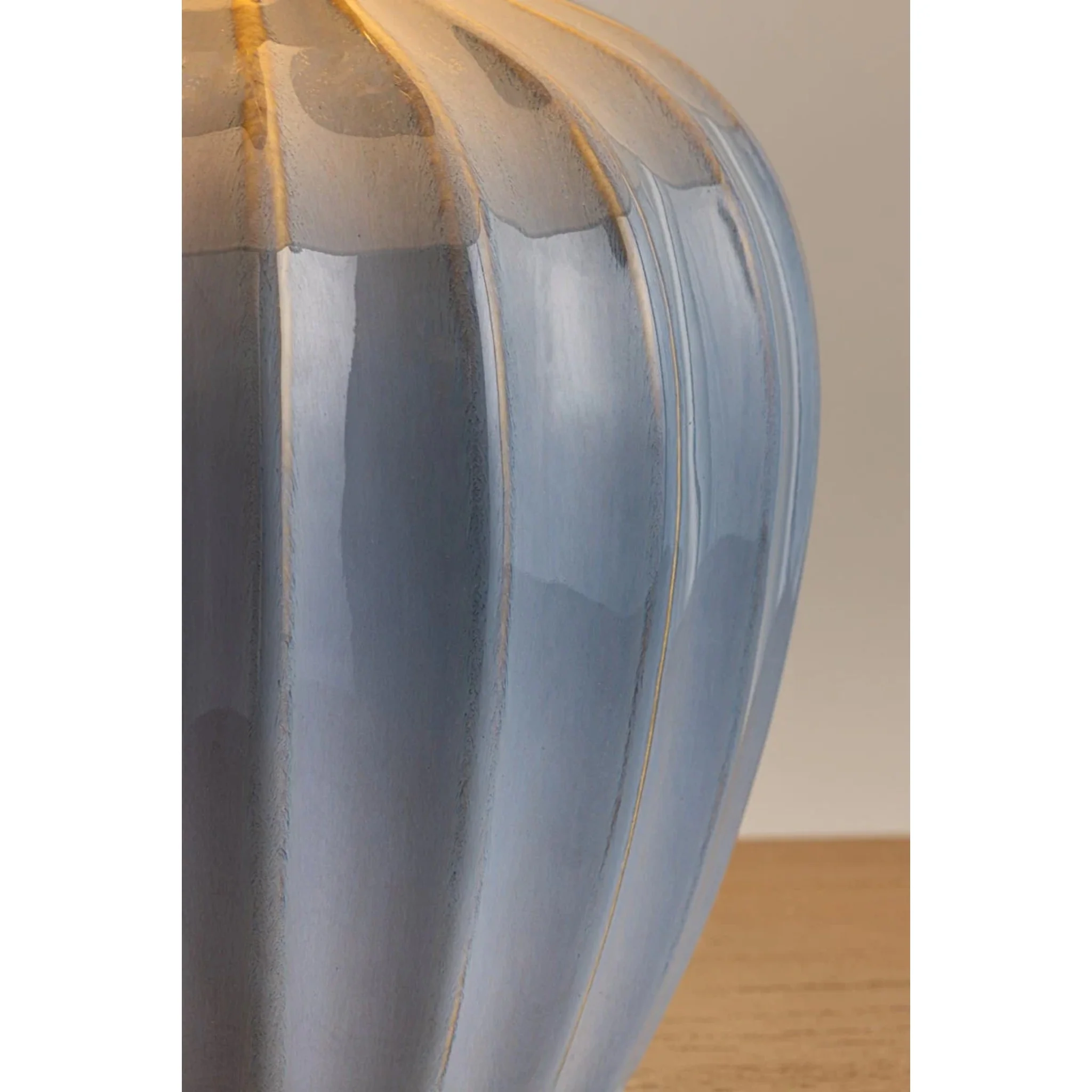 MYLA TABLE LAMP - Image 4