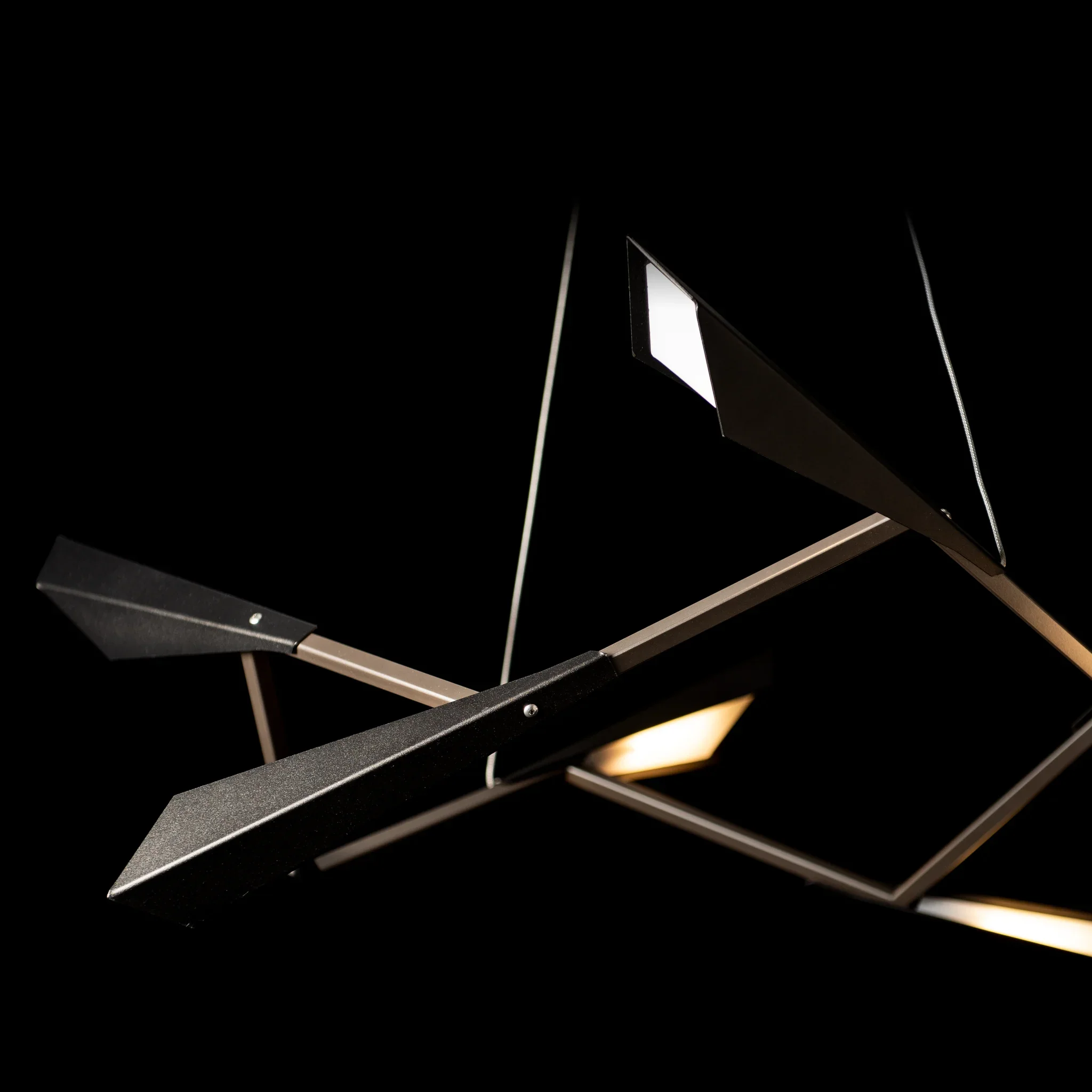 QUILL LED PENDANT, CIRCULAR CONFIGURATION - Image 3