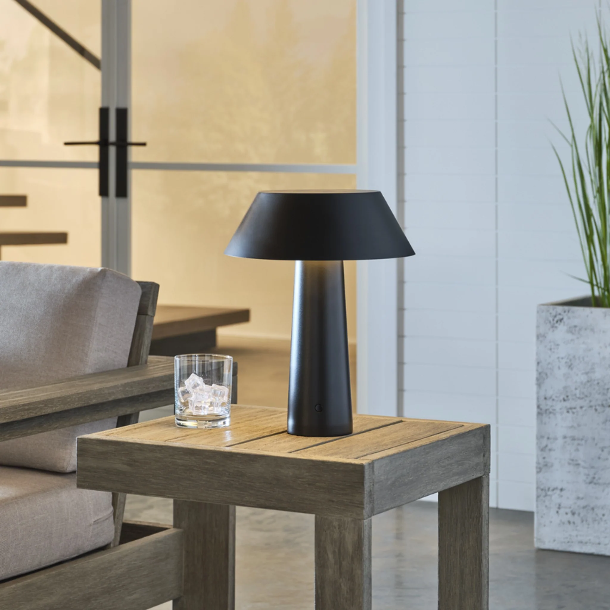 SESA ACCENT RECHARGEABLE TABLE LAMP - Image 2