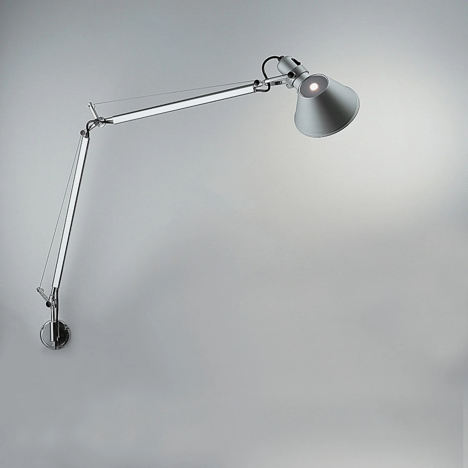 TOLOMEO CLASSIC WALL LAMP WITH J BRACKET