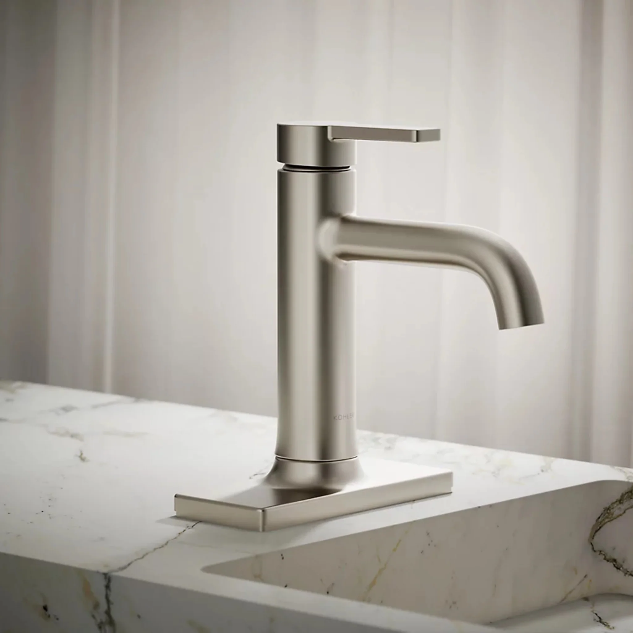 VENZA SINGLE-HANDLE BATHROOM SINK FAUCET - Image 2