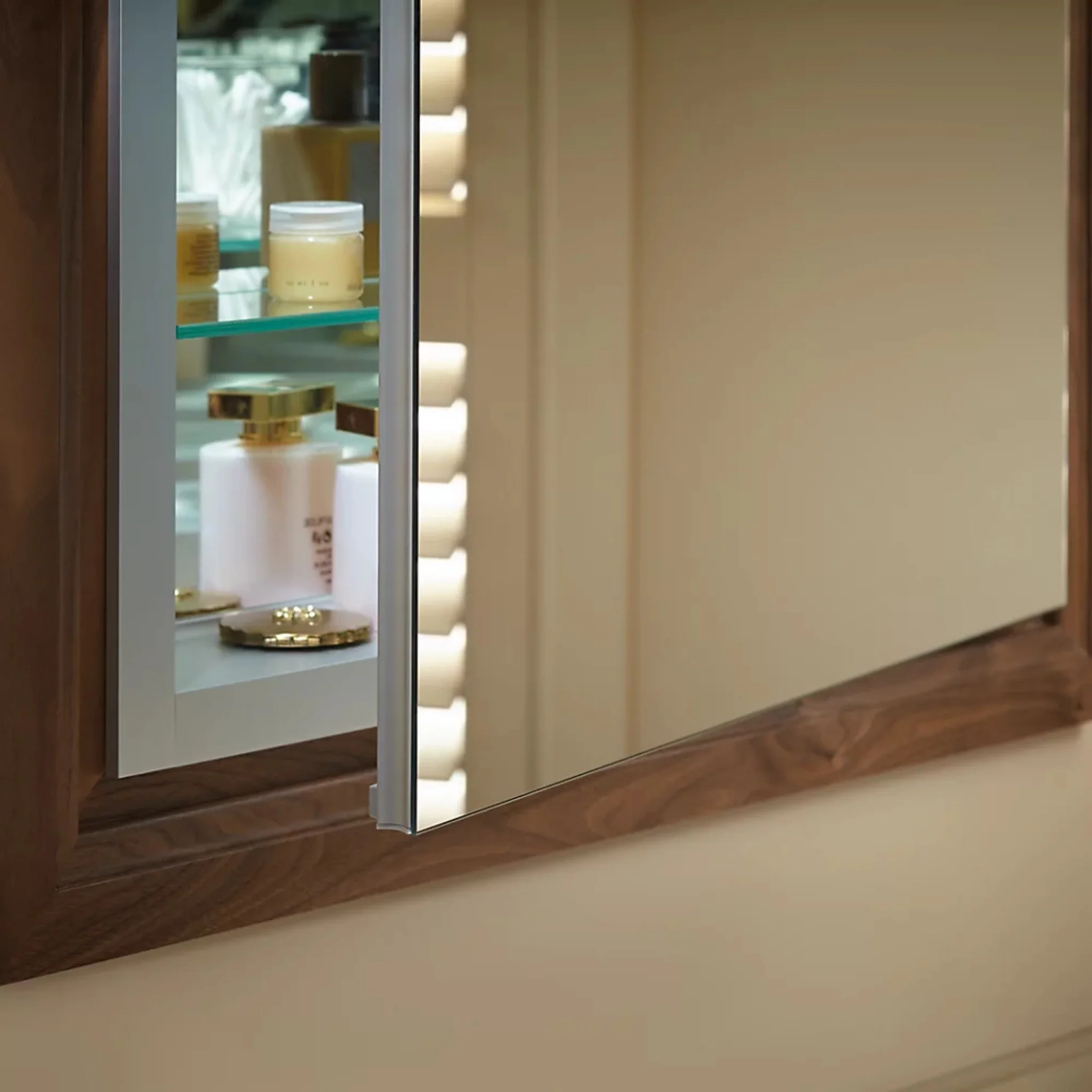 VERDERA 24 X 30 INCHES MEDICINE CABINET - Image 13