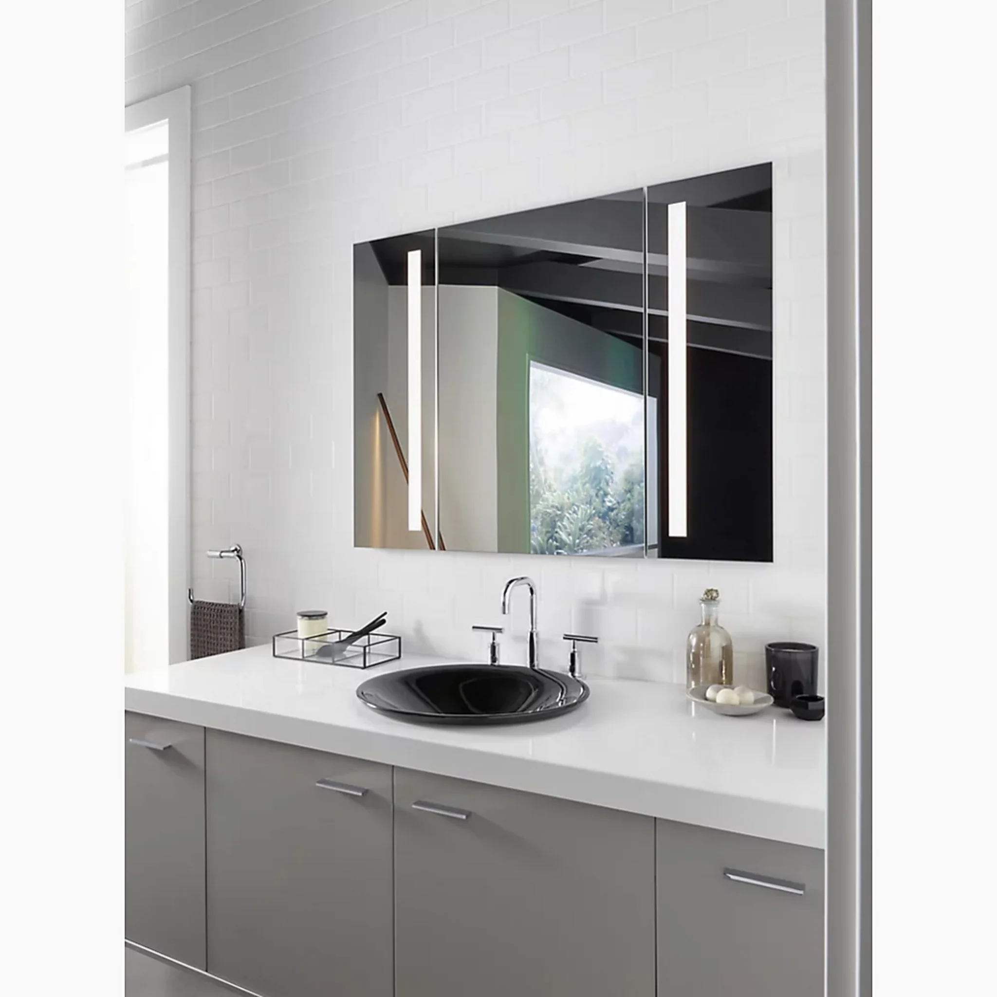 VERDERA 40 X 30 INCHES LIGHTED MEDICINE CABINET - Image 2